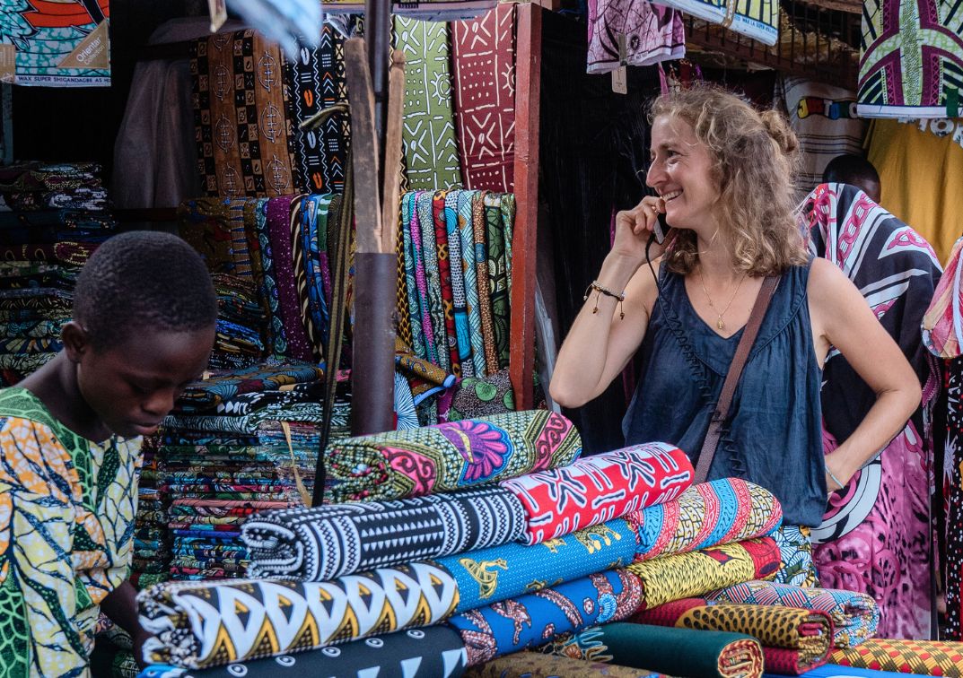 Plongez le temps d'une journée dans une mission au Bénin avec Louise.