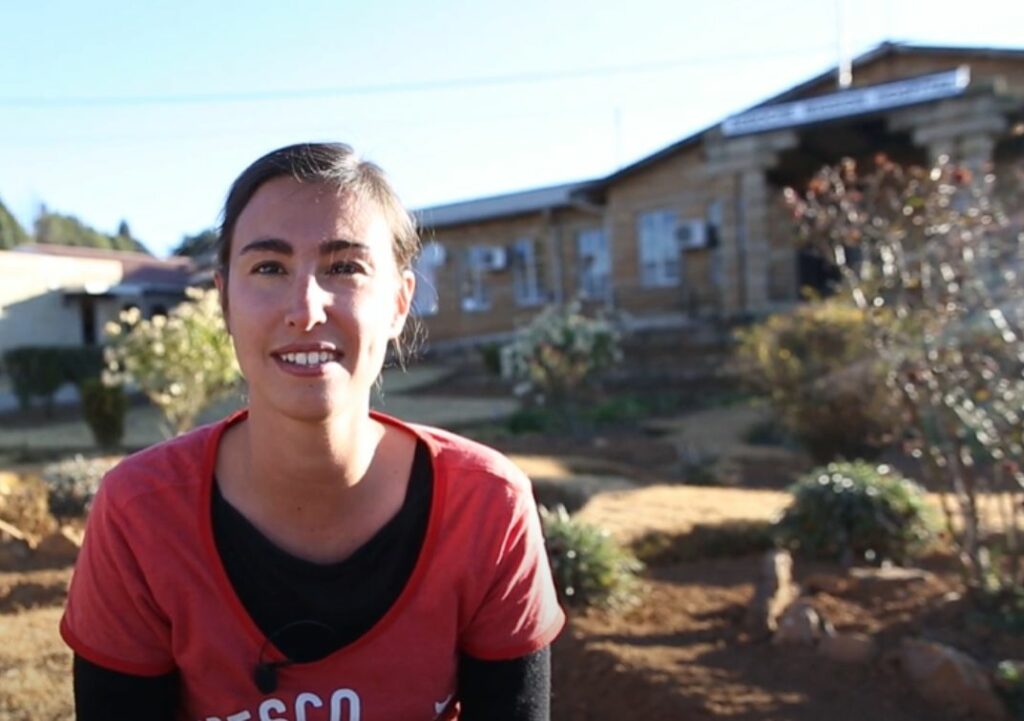 Volontaire Fidesco dans un centre médical au Lesotho.