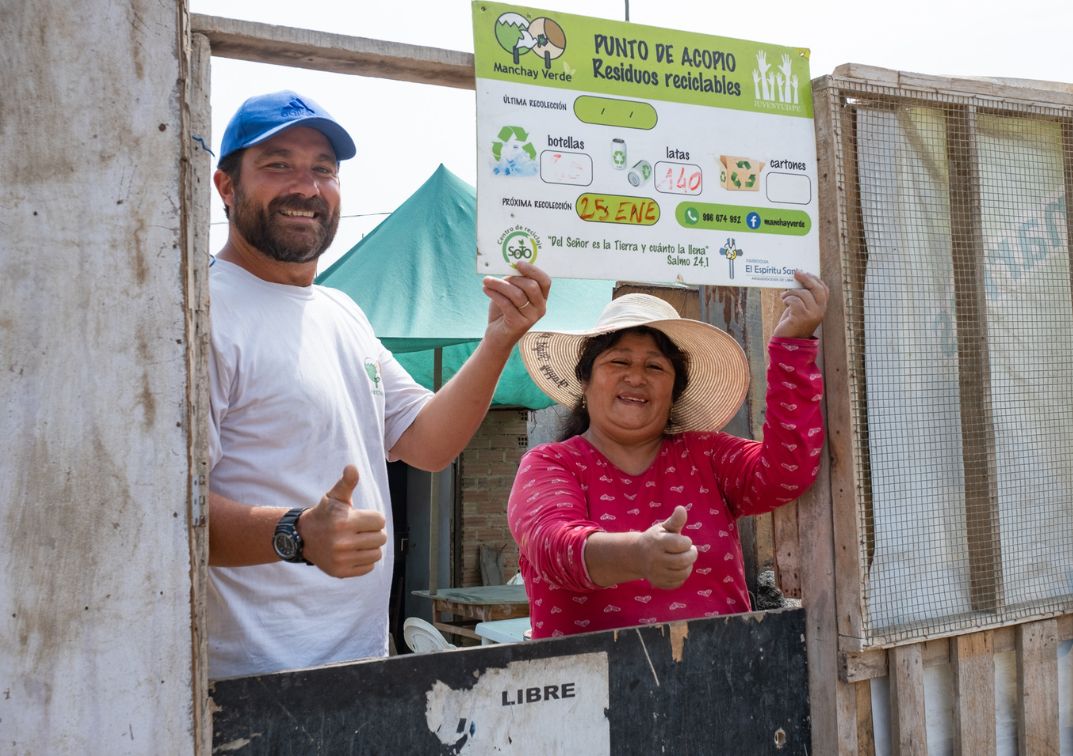 Des volontaires Fidesco au Pérou travaillent dans un projet en faveur de l'écologie intégrale.