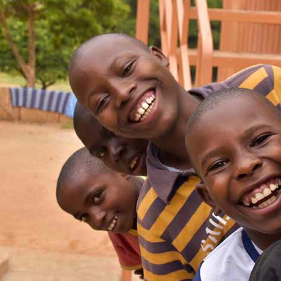 Le CECYDAR (Centre Cyprien et Daphrose Rugamba, du nom du couple fondateur) accueille depuis 20 ans des enfants vivant dans les rues de Kigali.