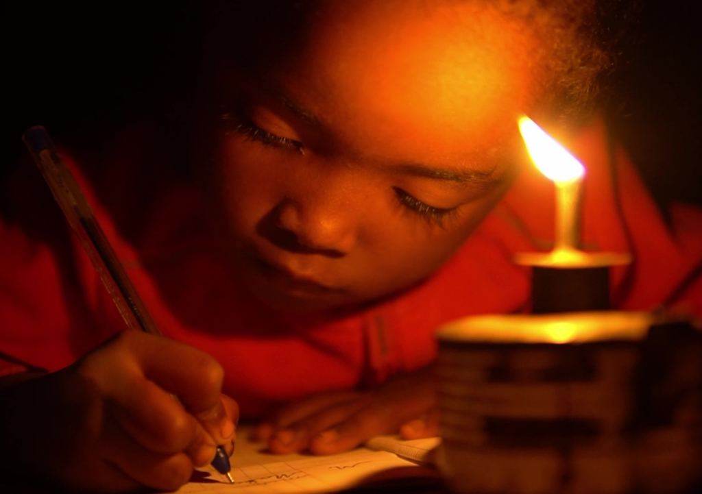 Avis de la presse sur notre film A nos enfants, tourné sur des lieux de mission Fidesco.