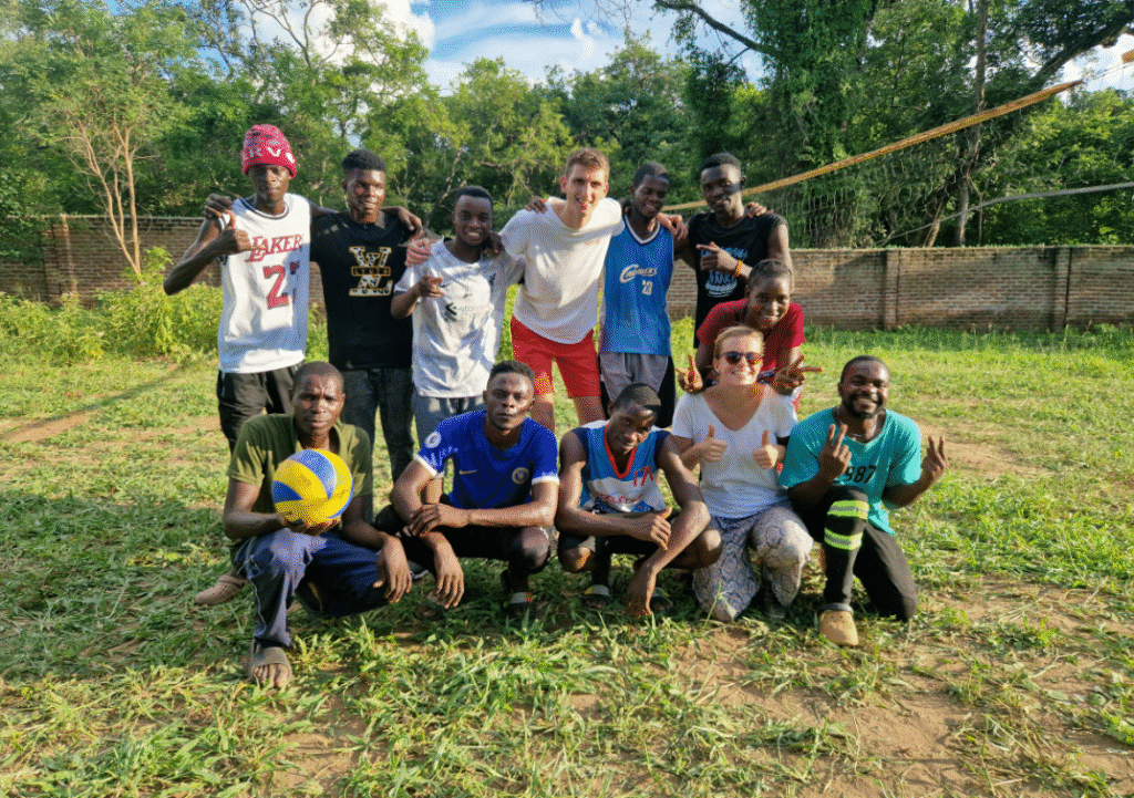 Martin et Inès en mission à Chikowa en Zambie