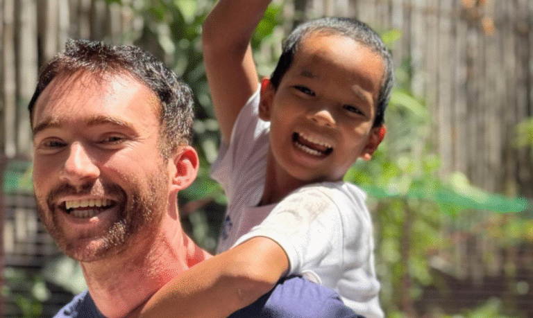 Tanguy en mission à Manille aux Philippines auprès de la fondation ANAK TNK