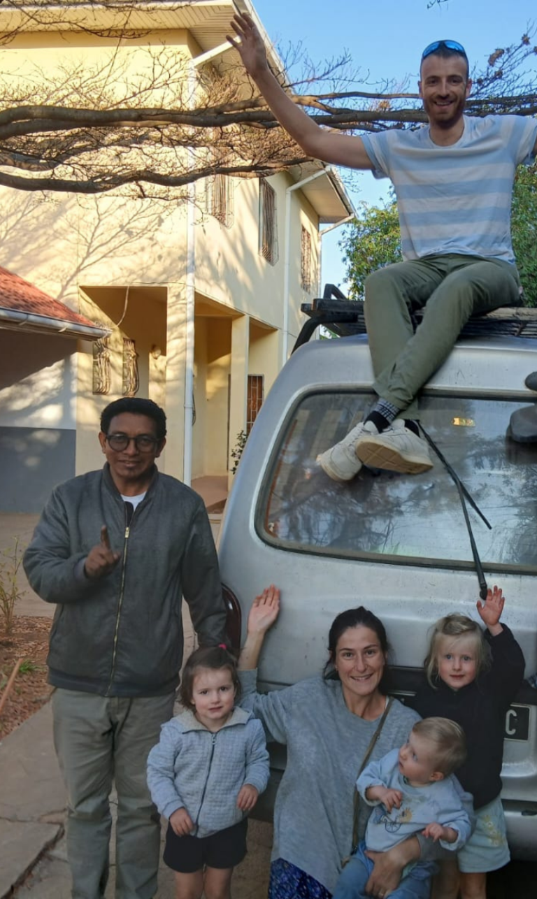 Jules et Elisabeth en mission Fidesco à Madagascar en famille