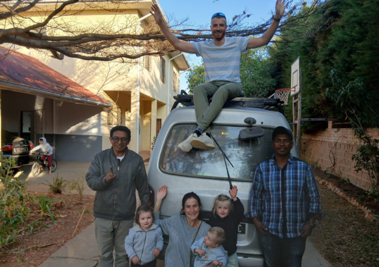 Jules et Elisabeth en mission Fidesco à Madagascar en famille