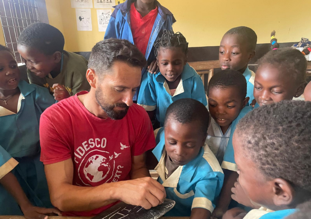Blandine et Marc en mission au Cameroun avec leurs 5 enfants