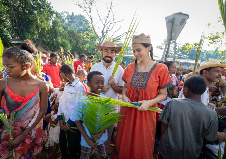 Paul et Mathilde, en mission à Vohipeno à Madagascar